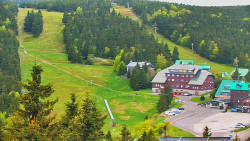 Panorama Jižní svahy, Hotel, Nástup