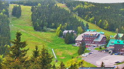 Panorama Jižní svahy, Hotel, Nástup