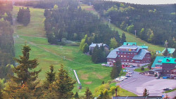 Panorama Jižní svahy, Hotel, Nástup