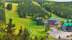 Panorama Jižní svahy, Hotel, Nástup