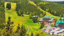 Panorama Jižní svahy, Hotel, Nástup