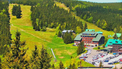 Panorama Jižní svahy, Hotel, Nástup