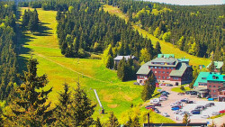 Panorama Jižní svahy, Hotel, Nástup