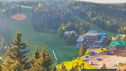 Panorama Jižní svahy, Hotel, Nástup