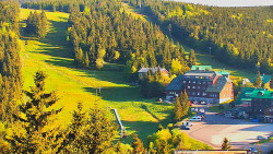 Panorama Jižní svahy, Hotel, Nástup