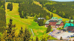 Panorama Jižní svahy, Hotel, Nástup
