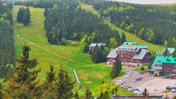 Panorama Jižní svahy, Hotel, Nástup