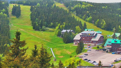 Panorama Jižní svahy, Hotel, Nástup