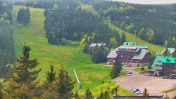 Panorama Jižní svahy, Hotel, Nástup