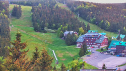 Panorama Jižní svahy, Hotel, Nástup