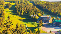 Panorama Jižní svahy, Hotel, Nástup