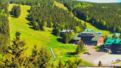 Panorama Jižní svahy, Hotel, Nástup