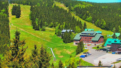 Panorama Jižní svahy, Hotel, Nástup