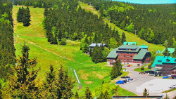 Panorama Jižní svahy, Hotel, Nástup