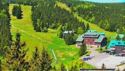Panorama Jižní svahy, Hotel, Nástup