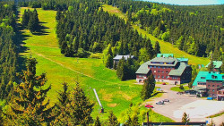 Panorama Jižní svahy, Hotel, Nástup