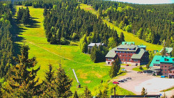 Panorama Jižní svahy, Hotel, Nástup