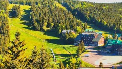 Panorama Jižní svahy, Hotel, Nástup