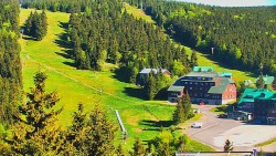 Panorama Jižní svahy, Hotel, Nástup