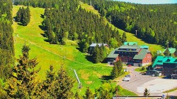 Panorama Jižní svahy, Hotel, Nástup