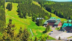 Panorama Jižní svahy, Hotel, Nástup
