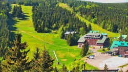 Panorama Jižní svahy, Hotel, Nástup