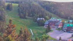 Panorama Jižní svahy, Hotel, Nástup