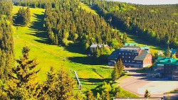 Panorama Jižní svahy, Hotel, Nástup