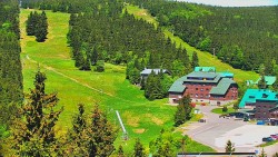 Panorama Jižní svahy, Hotel, Nástup