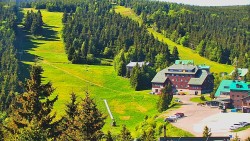 Panorama Jižní svahy, Hotel, Nástup