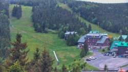 Panorama Jižní svahy, Hotel, Nástup