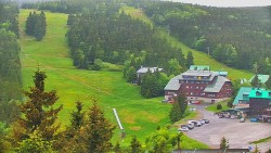Panorama Jižní svahy, Hotel, Nástup