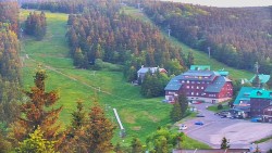Panorama Jižní svahy, Hotel, Nástup