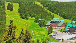 Panorama Jižní svahy, Hotel, Nástup