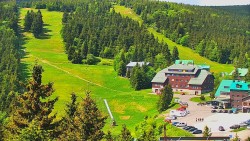 Panorama Jižní svahy, Hotel, Nástup
