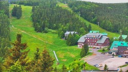 Panorama Jižní svahy, Hotel, Nástup