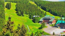 Panorama Jižní svahy, Hotel, Nástup
