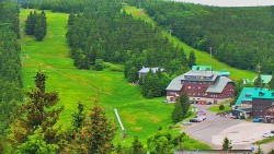 Panorama Jižní svahy, Hotel, Nástup