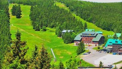 Panorama Jižní svahy, Hotel, Nástup