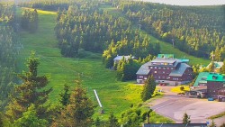 Panorama Jižní svahy, Hotel, Nástup