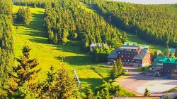 Panorama Jižní svahy, Hotel, Nástup