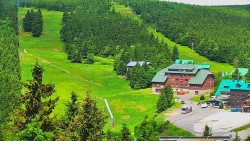 Panorama Jižní svahy, Hotel, Nástup