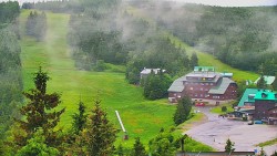 Panorama Jižní svahy, Hotel, Nástup