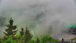 Panorama Jižní svahy, Hotel, Nástup