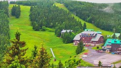 Panorama Jižní svahy, Hotel, Nástup