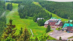 Panorama Jižní svahy, Hotel, Nástup