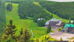 Panorama Jižní svahy, Hotel, Nástup