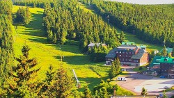 Panorama Jižní svahy, Hotel, Nástup
