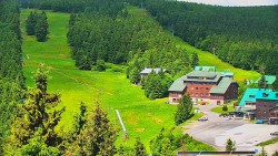 Panorama Jižní svahy, Hotel, Nástup