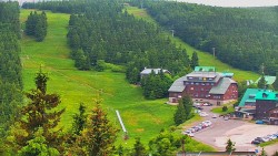 Panorama Jižní svahy, Hotel, Nástup